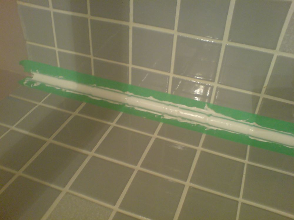 Vee+Dee at Home 10 Ways to Mess Up a Bathroom Caulk Job