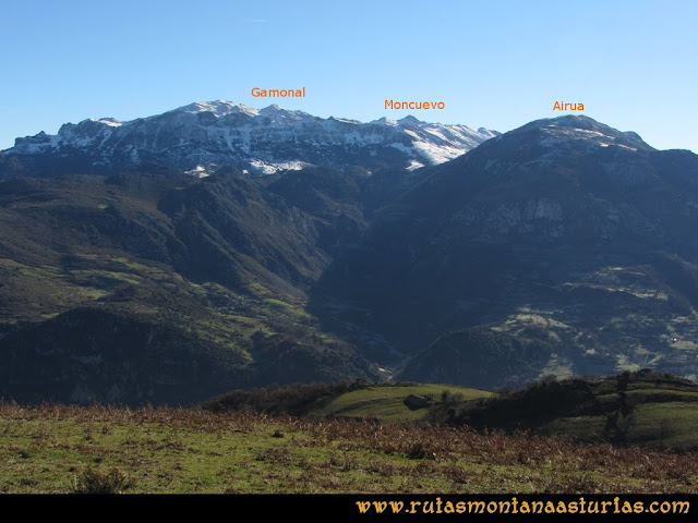 Area Buyera, picos Grandamiana y Plantón: Desde Canto la Cruz, vista de Aramo y Airúa