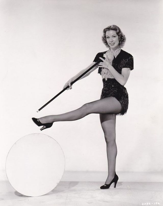 Queen of the Tap 30 Fascinating Vintage Photographs Captured a Sexy