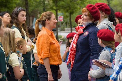 Melissa McCarthy and Annie Mumolo in The Boss