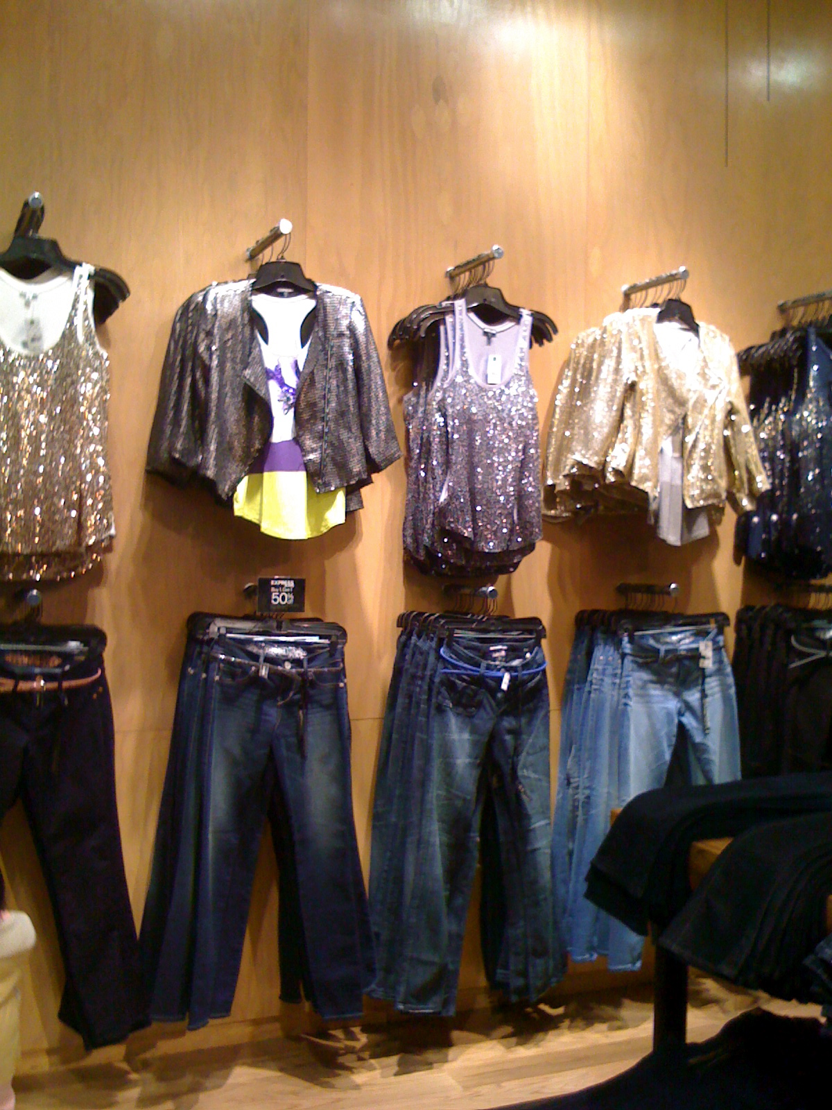 Express The Fairview Mall