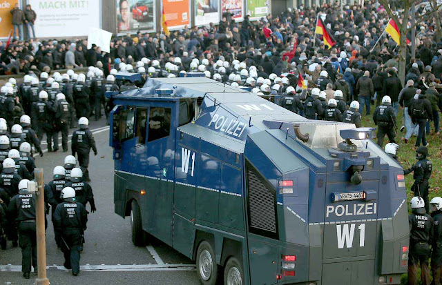 15b+manifestation+riot+police+interventi