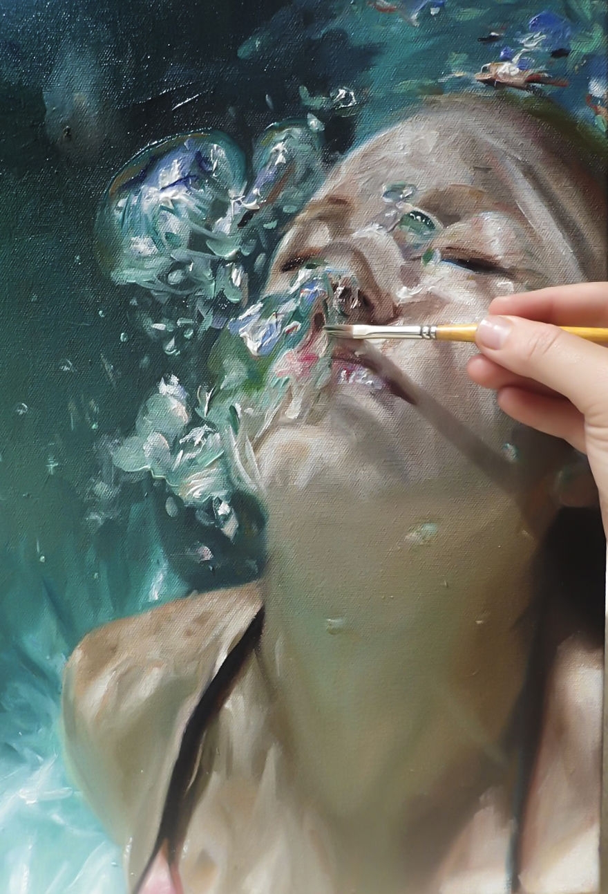 03-Reisha-Perlmutter-Realistic-Paintings-that-Capture-a-Moment-in-Time-www-designstack-co