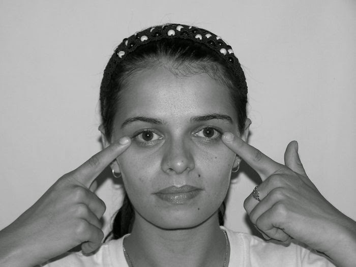Facial Exercises To Reduce And Remove Eye Wrinkles And Dark Circles ...