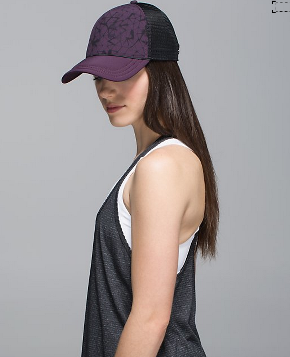 http://www.anrdoezrs.net/links/7680158/type/dlg/http://shop.lululemon.com/products/clothes-accessories/women-headbands-and-hats/Whatsup-Hat?cc=17373&skuId=3590063&catId=women-headbands-and-hats