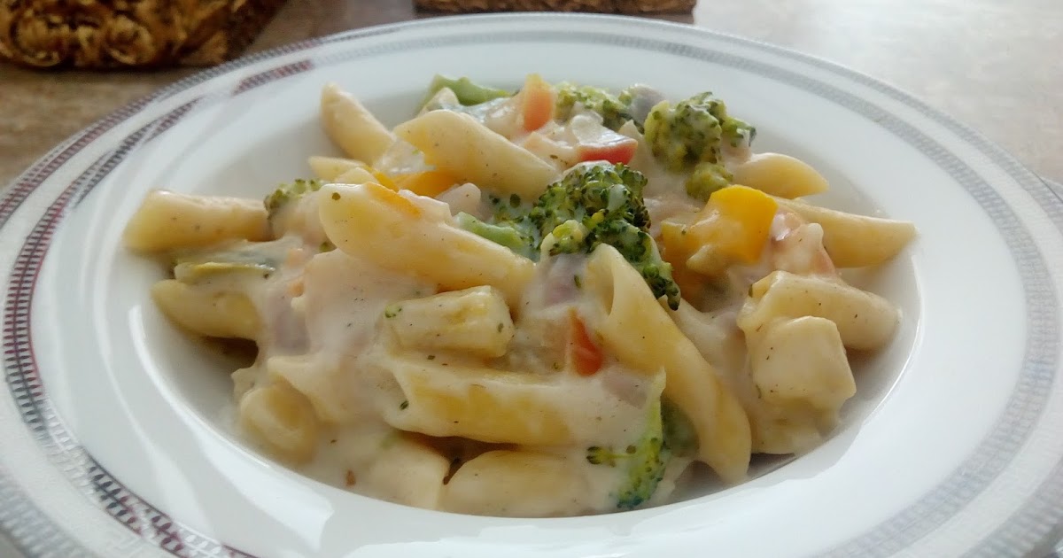 Vegetable Pasta in White Sauce