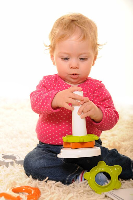 A revolutionary new stacker toy may be the answer we’ve been looking for. HoopaDoo is unique as it grows with your child from 6 months to preschool. It’s also educational and fun, and can help toddlers develop through their early years in addition to being used for storytelling. Children can progress onto the four different levels of play – Novice (6-12 months) Amateur (12-18 months) Pro  (18-24 months) and Master (2-4+ years).