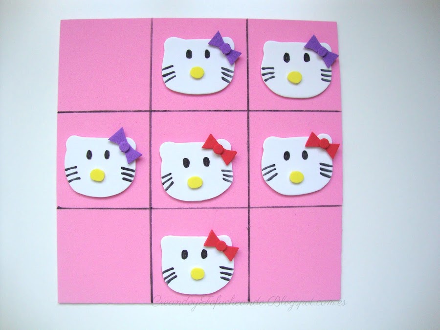 3 en raya de hello kitty en goma eva