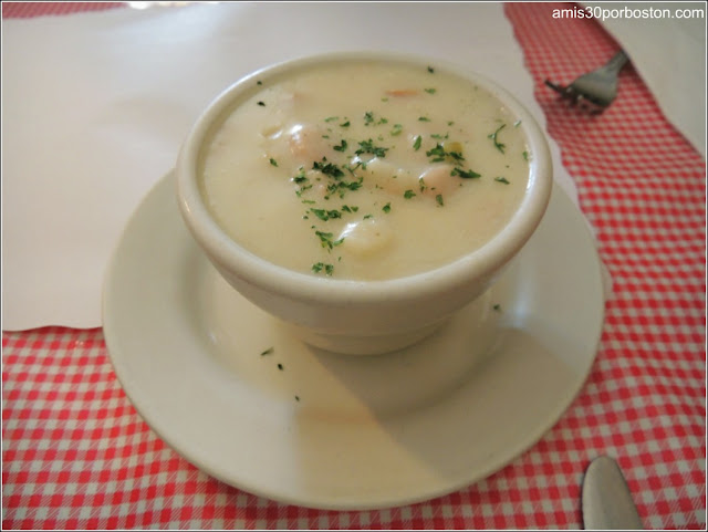 Red Skiff Seafood and Grille: Clam Chowder