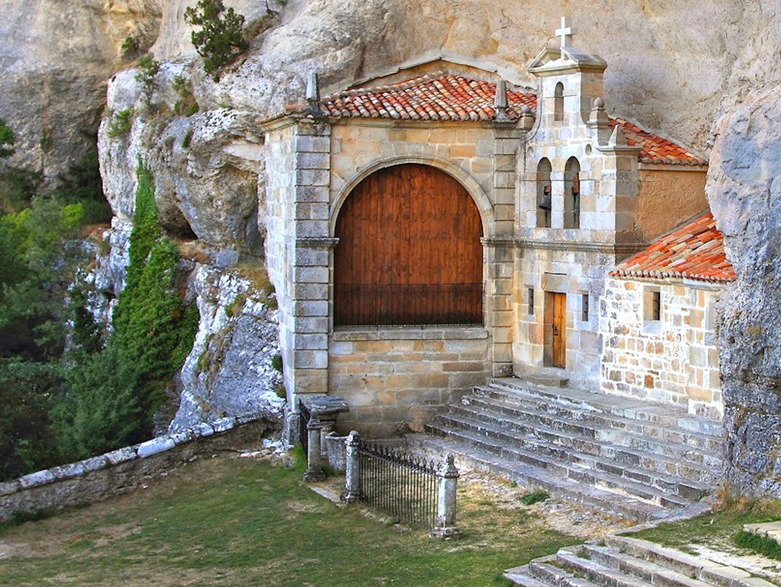 Buscando Montsalvatge Cueva Ermita De San Bernabé