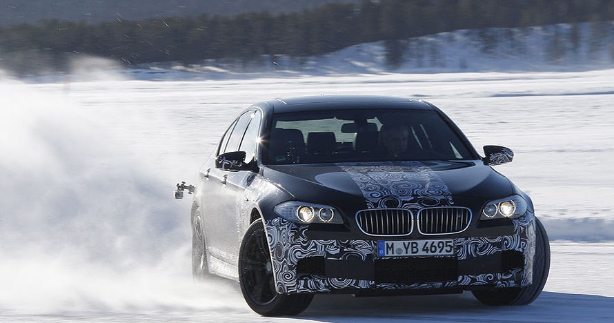 BMW m5 Snow