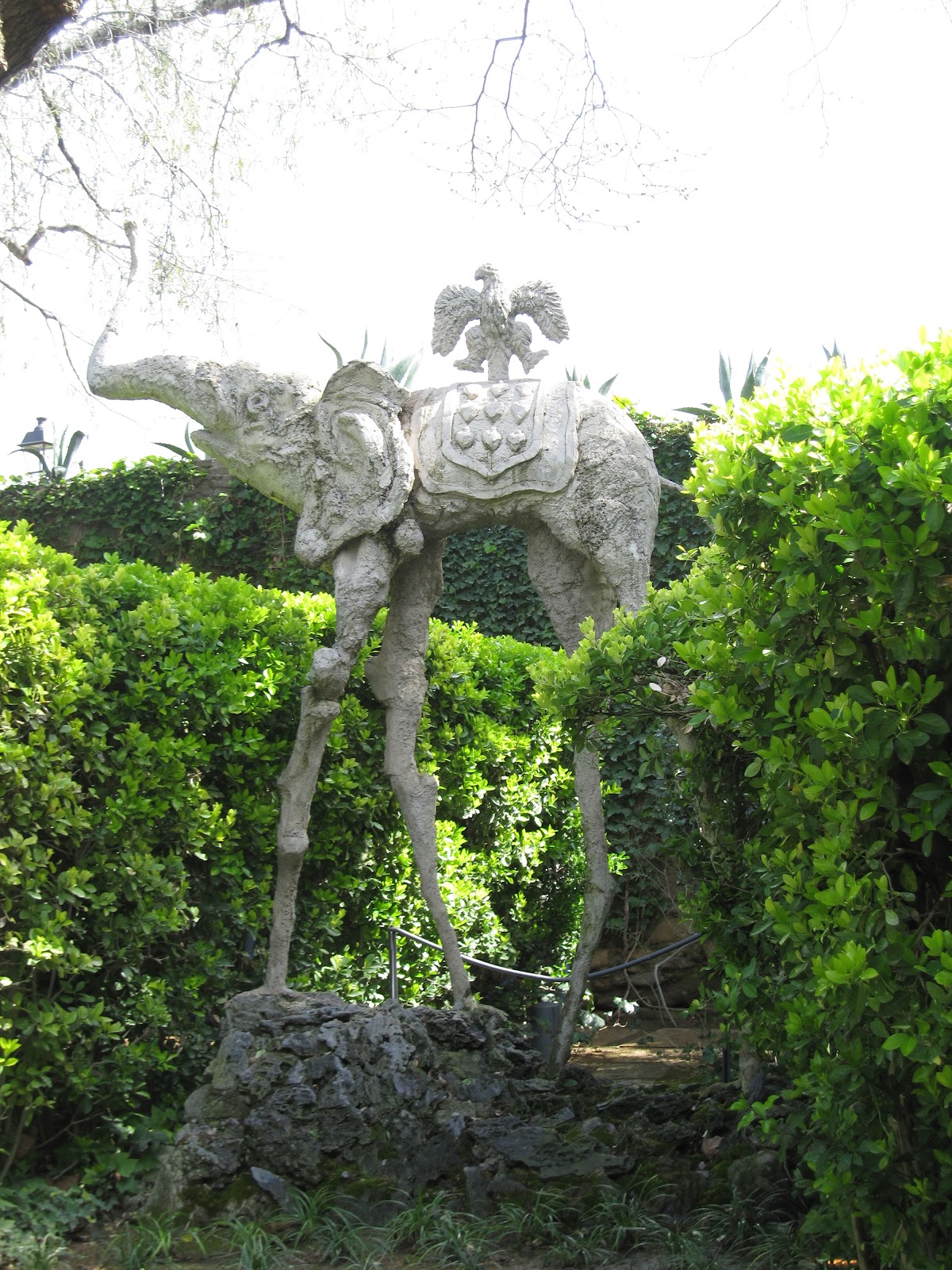 VIAJA CON TONBO: LA PERA, ANTESALA DE PUBOL.