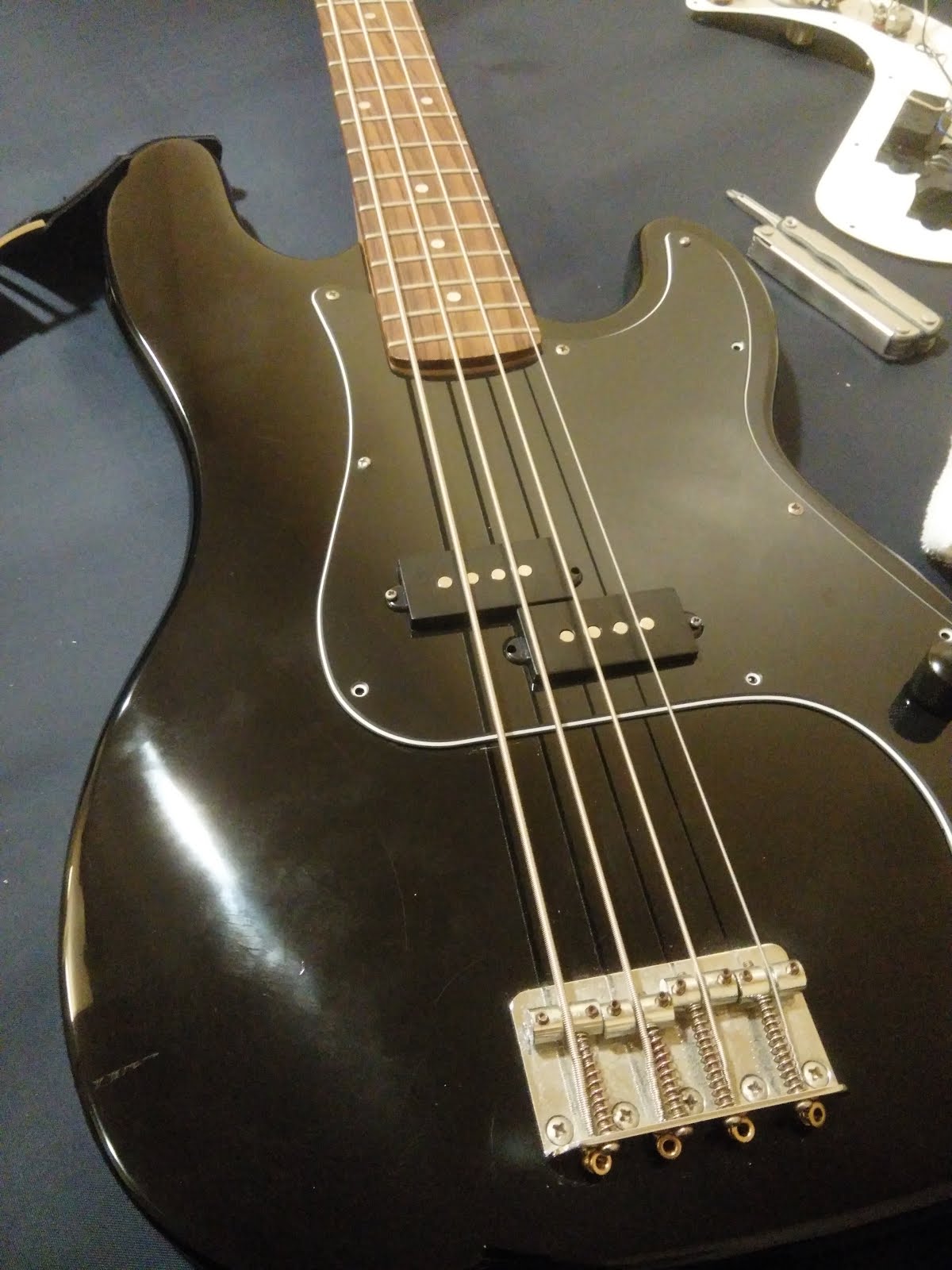 [Mattwins] '92 Squier Korean PBass Review and Mods