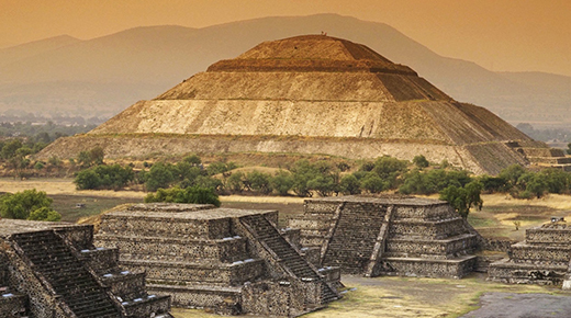 Teotihuacán, alta tecnología: ¿Que hace la mica, un poderoso aislante radiactivo, dentro de estructuras que datan de hace miles de años?  Pyramid_of_the_sun_teotihuacan
