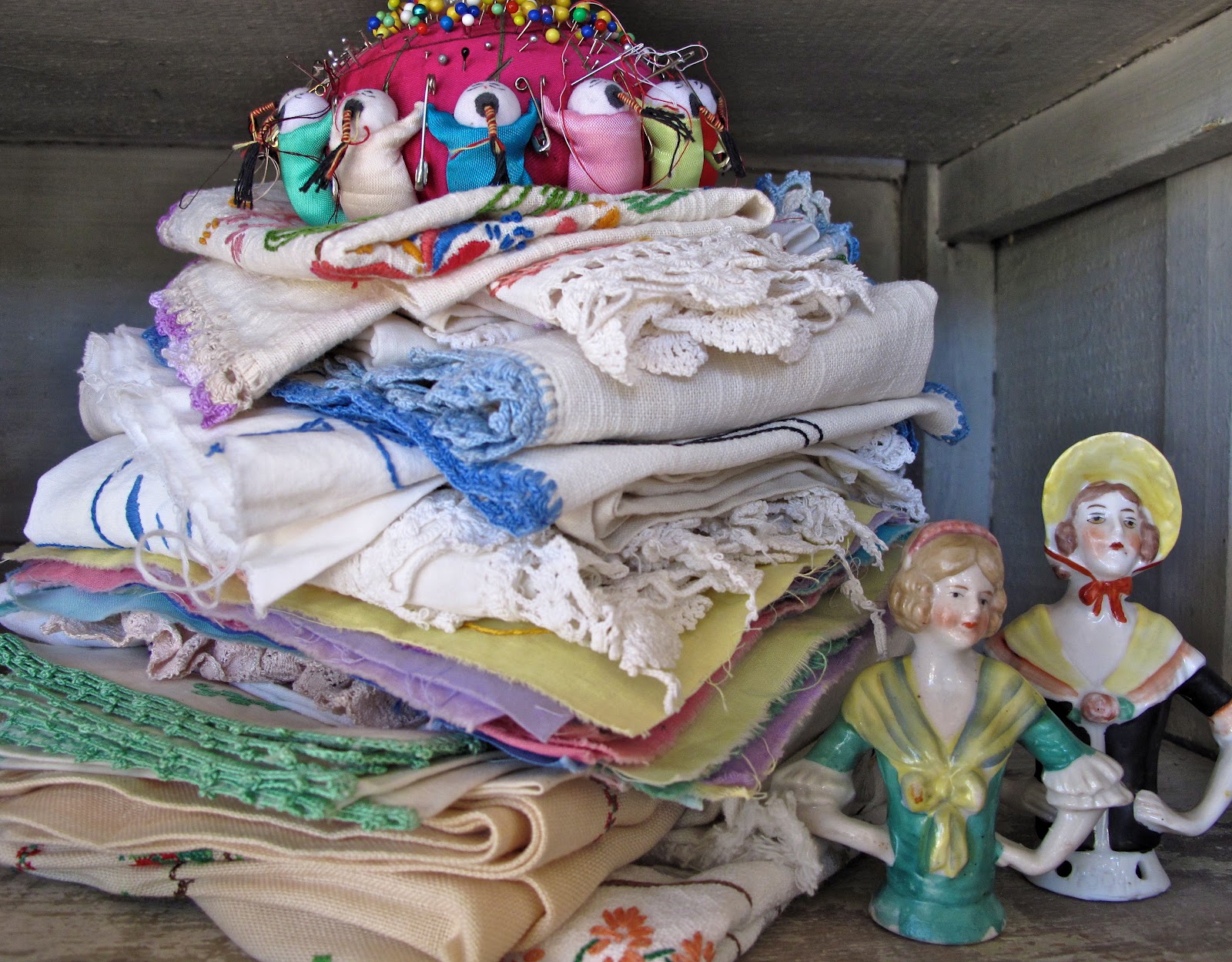 Beehive Art Salon How to Make a Vintage Embroidered Doily Apron