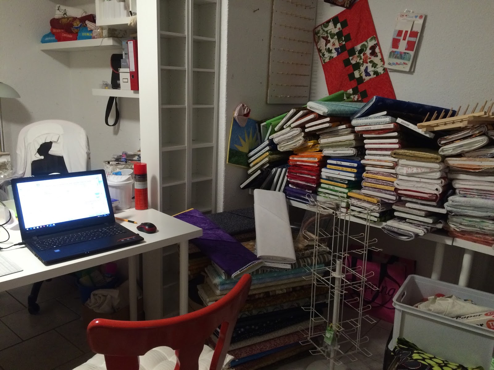 Die flinke Nadel: Morgens um halb sieben.....