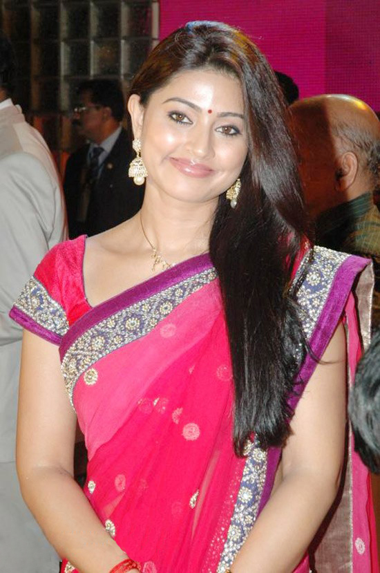 Latest Film News Online Actress Photo Gallery Actress Sneha In Saree Beautiful Dress New