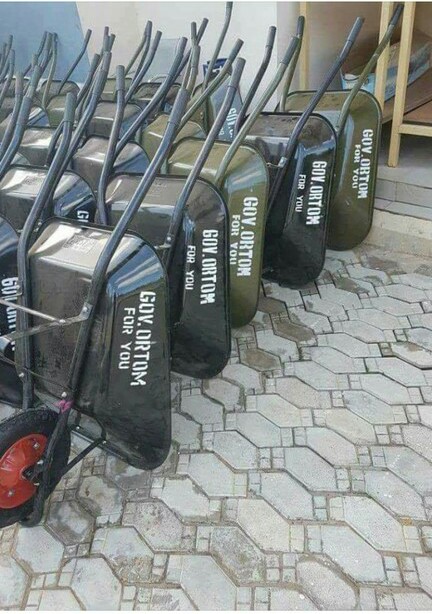 Benue Governor Samuel Ortom Donates Wheelbarrows To Empower Youths (Photo)