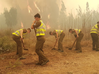 Dotación de Carabineros Stgo, recibe instrucciones para ir en ayuda de afectados y colaborar en combate contra incendios activos en la zona de Lolol