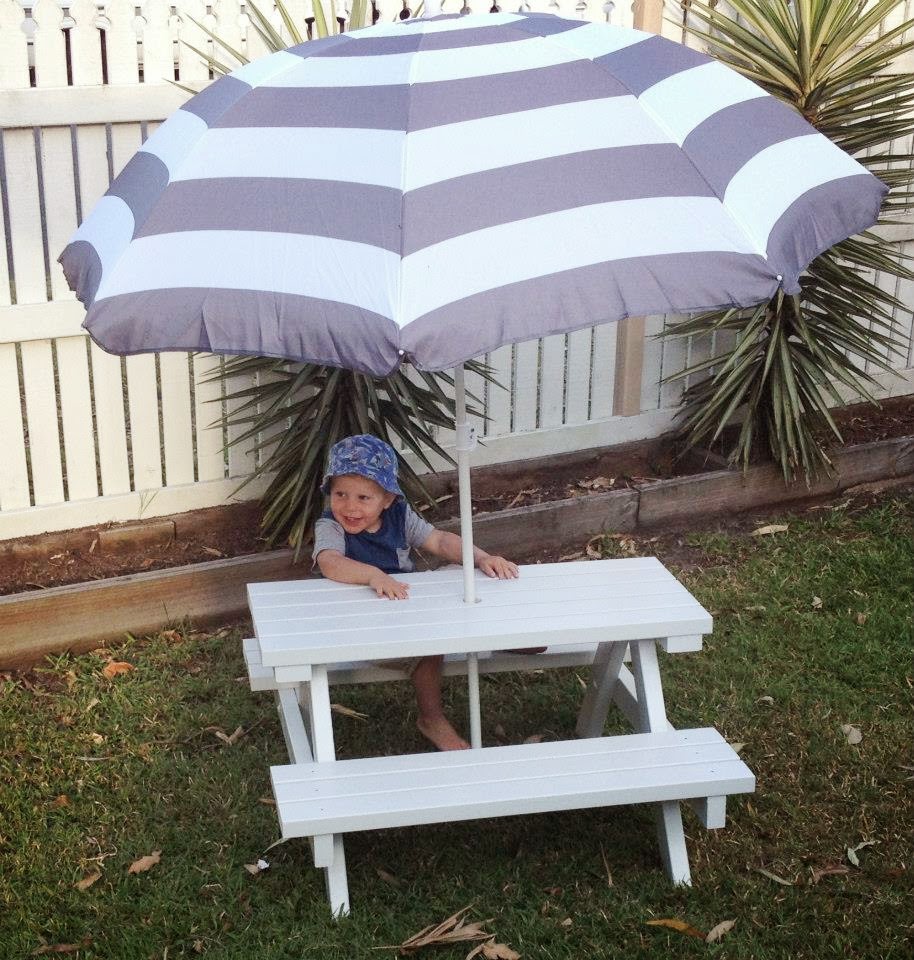 The Breathtaking Mini Picnic Table With Umbrella Deasign photograph