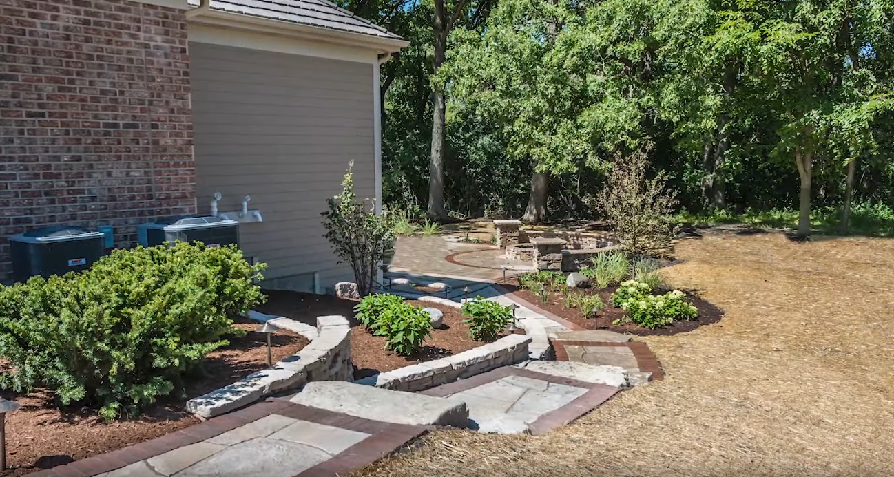 33 Interior Design Photos vs. Custom Home By KLM Builders Tour