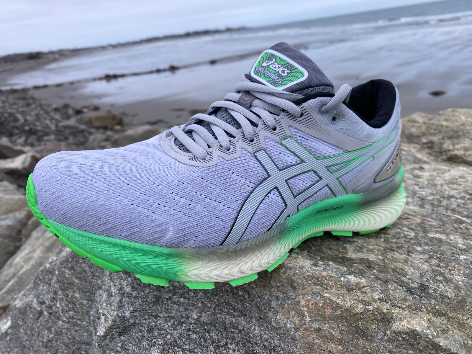 Road Trail Run: GEL-Nimbus Lite Run Impressions Video, Shoe Details and Comparisons. What a Fun, Sweet, Bouncy, Soft Ride!