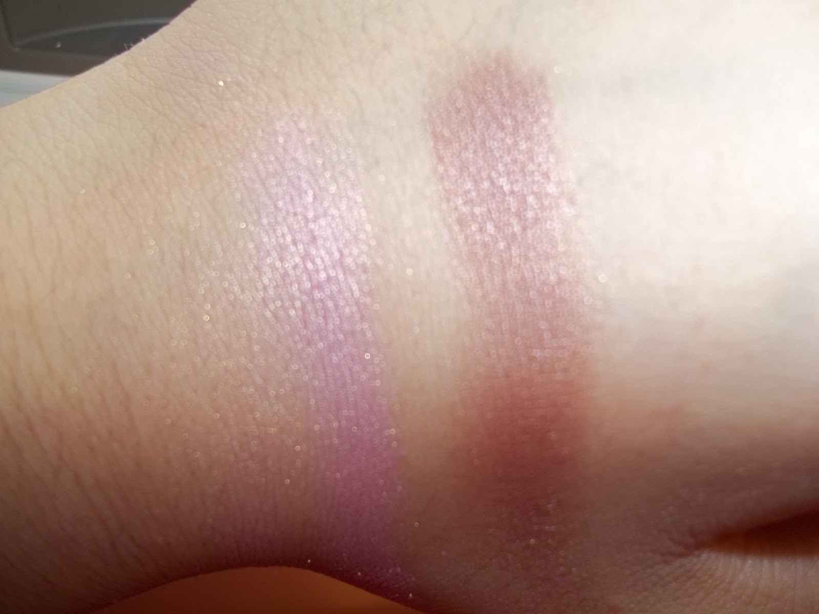 ♥ Clinique Strawberry Fudge Eyeshadow Duo Review and Swatches