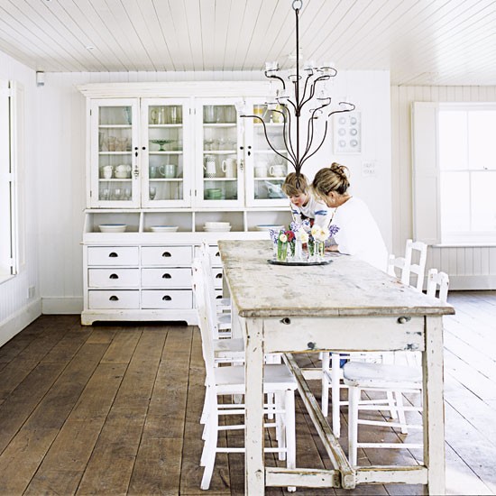 Mix and Chic: Home tour- An all white shabby chic country cottage!