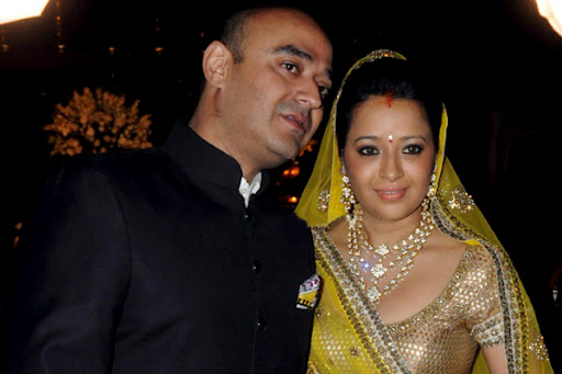 reema Sen yellow dress - reema Sen marriage reception pics