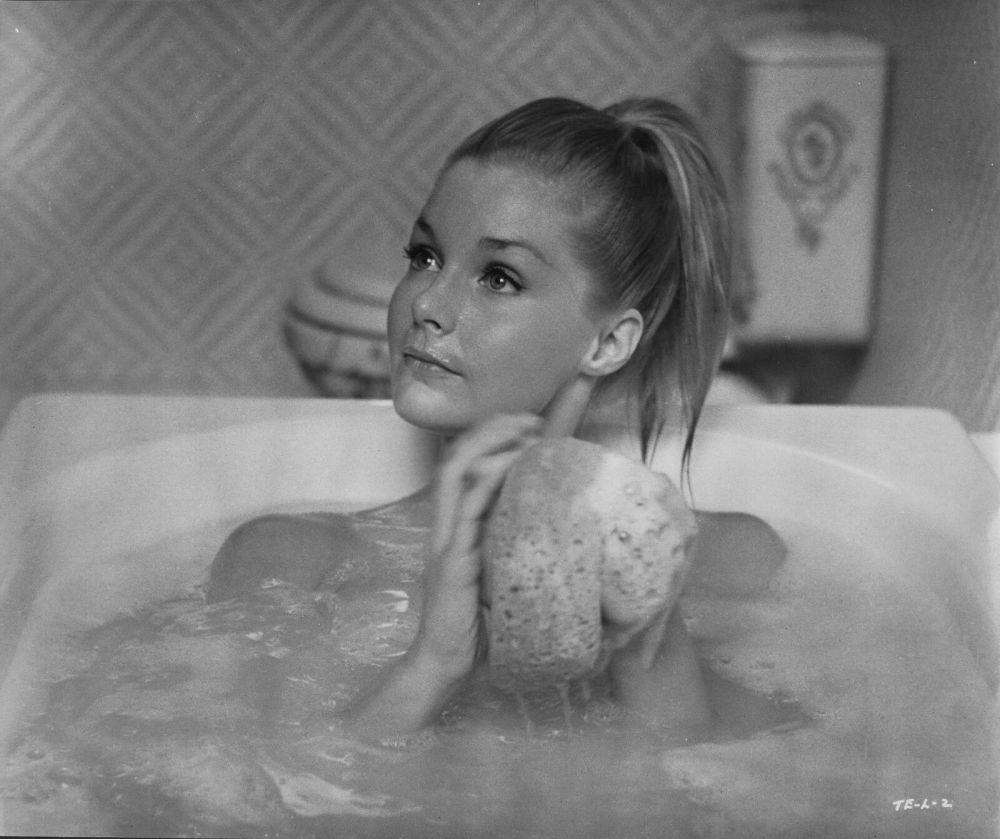 Film Noir Photos: Rub-a-dub-dub: Carol Lynley