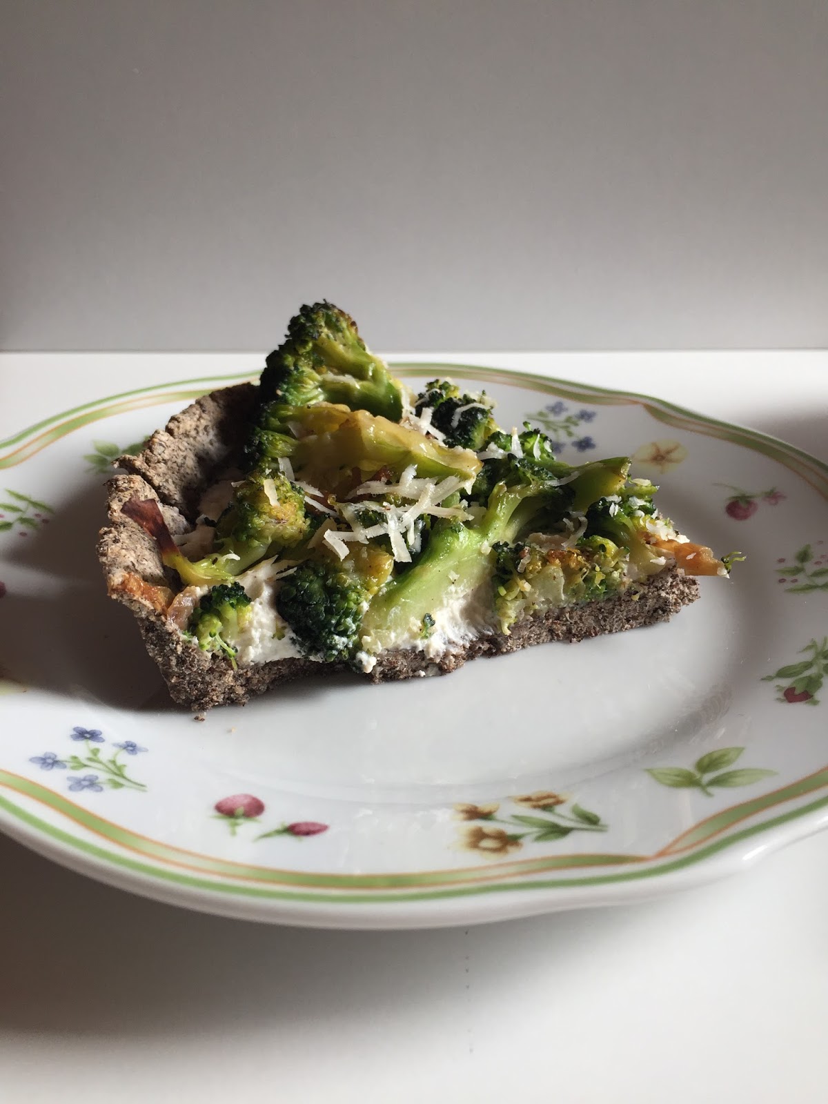 Inglourious Bananas Broccoli and Goat Cheese Buckwheat Tart // Torta