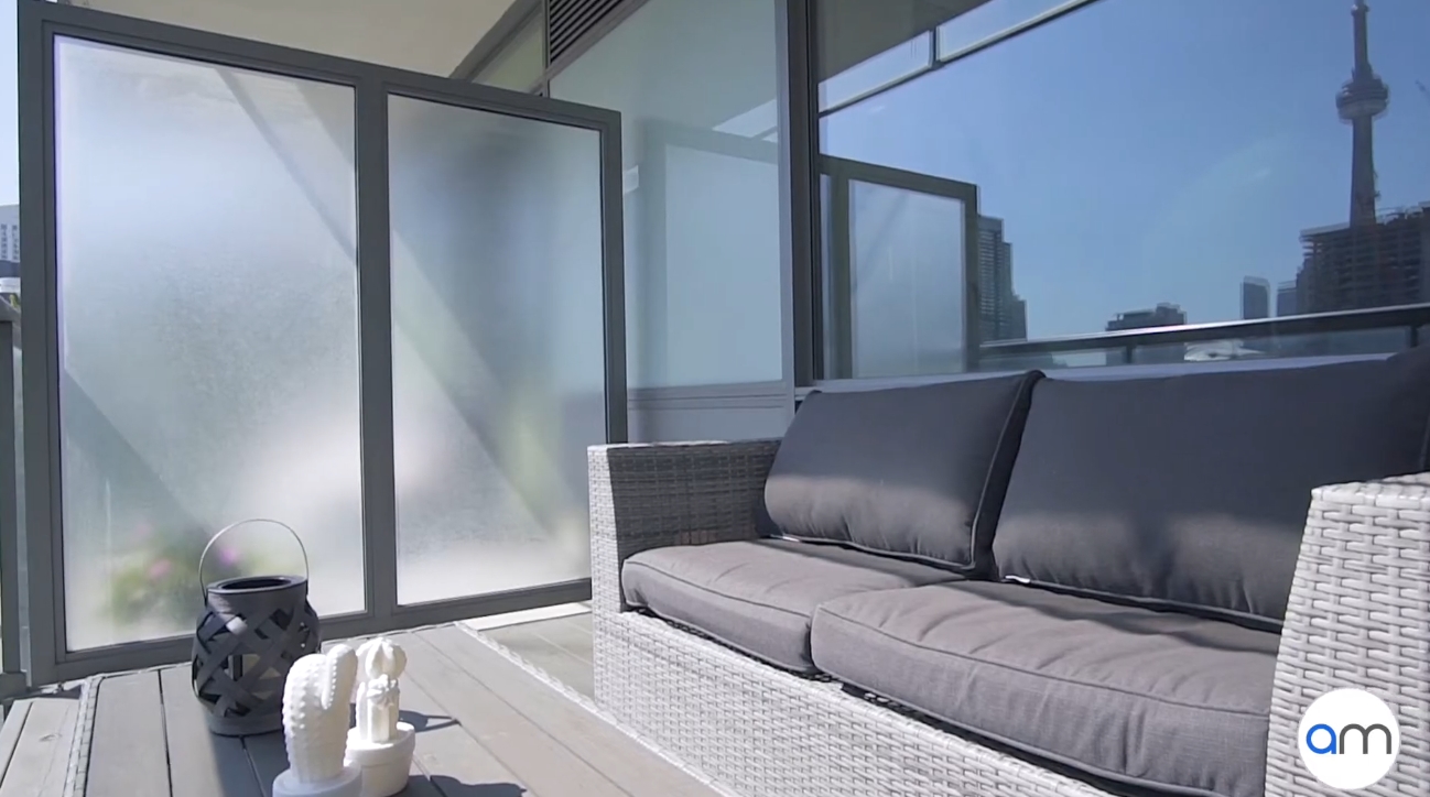 14 Photos vs. 55 Stewart St, Toronto Condo Interior Design Tour