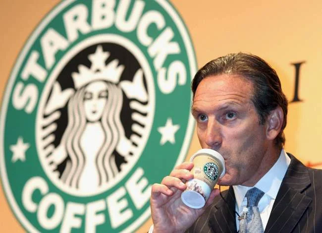 CEO Starbucks: Từ cậu bé nhà nghèo đến tỷ phú cà phê - Ảnh 2
