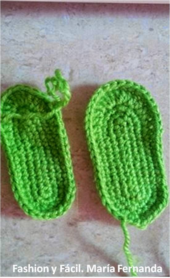 Fashion y Fácil DIY: Cómo tejer unos zapatitos-sandalias para bebé a crochet  (Crocheted baby sandals)