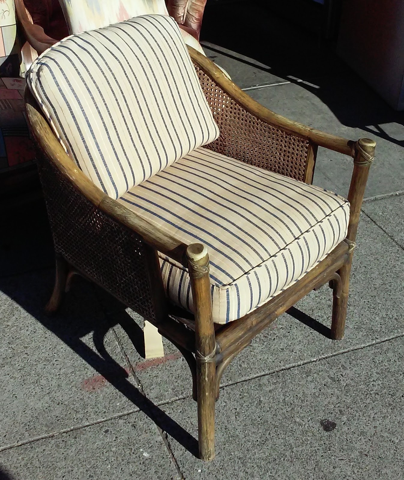 UHURU FURNITURE & COLLECTIBLES SOLD **BARGAIN BUY** 5295 Vintage