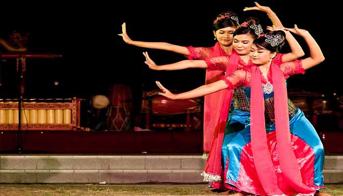 Tarian Tradisional Dari Jawa Barat Dan Penjelasannya Cinta Indonesia