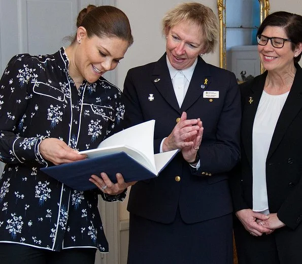 Crown Princess Victoria met with Secretary general Heléne Rådemar and National director Barbro Isaksson