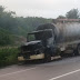 Caminhões são incendiados na BR 101; vídeo mostra destruição