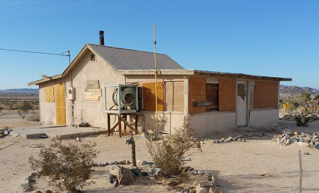 Urban exploration of abandoned Amboy CA California ghost town ruins