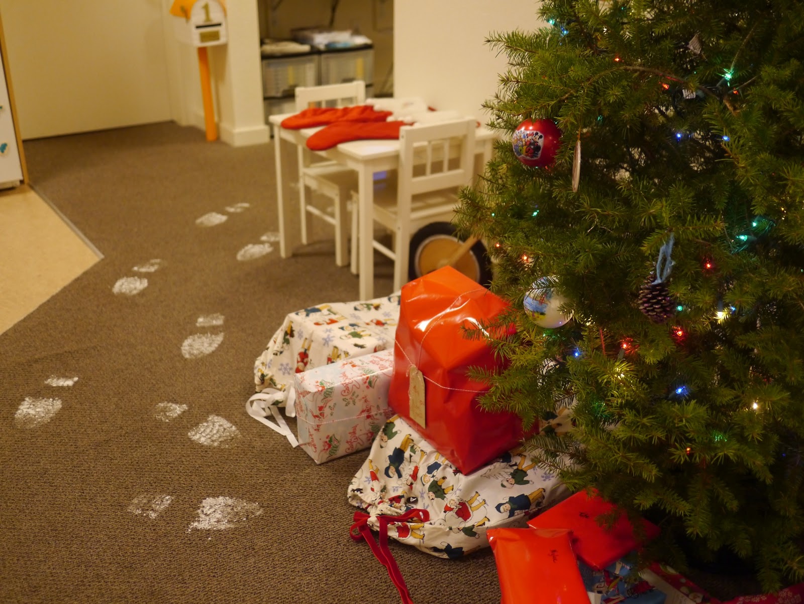 Little Hiccups: Santa's Footprints