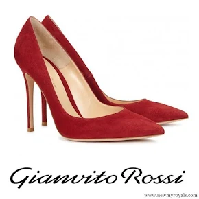 Kate Middleton wore Gianvito Rossi Suede Pumps in red