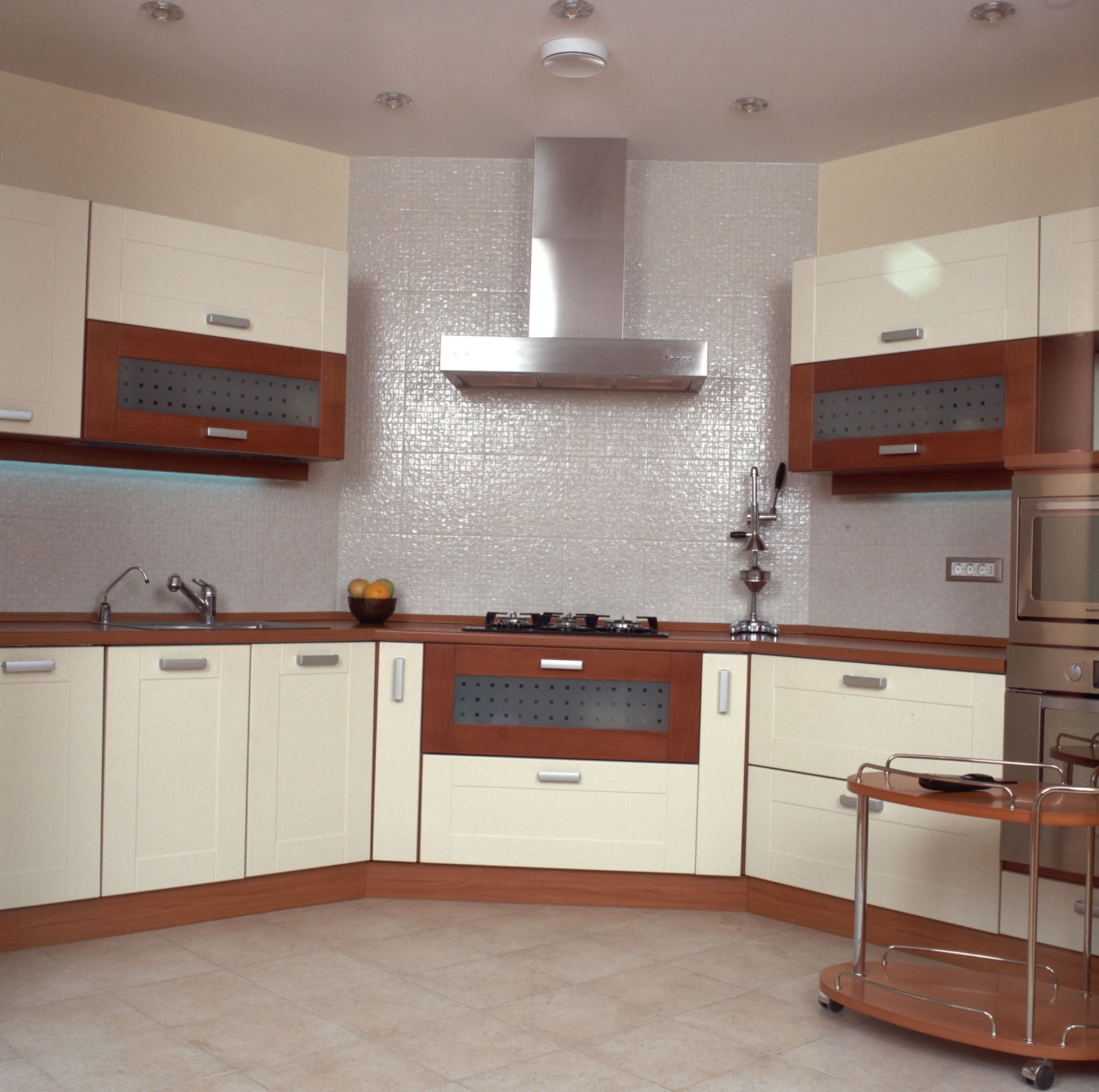 Susun Atur Ruang Dapur A Mewah Oh Rojak Penggunaan Warna Putih Gambar Di Bawah Untuk Kabinet Dapur Nampak Bersih Tetapi Mungkin R Dijaga Atau Pelihara Kebersihannya