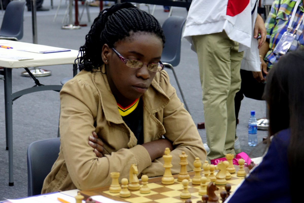 MULHER NEGRA: Phiona Mutesi. A xadrezista negra que deu uma