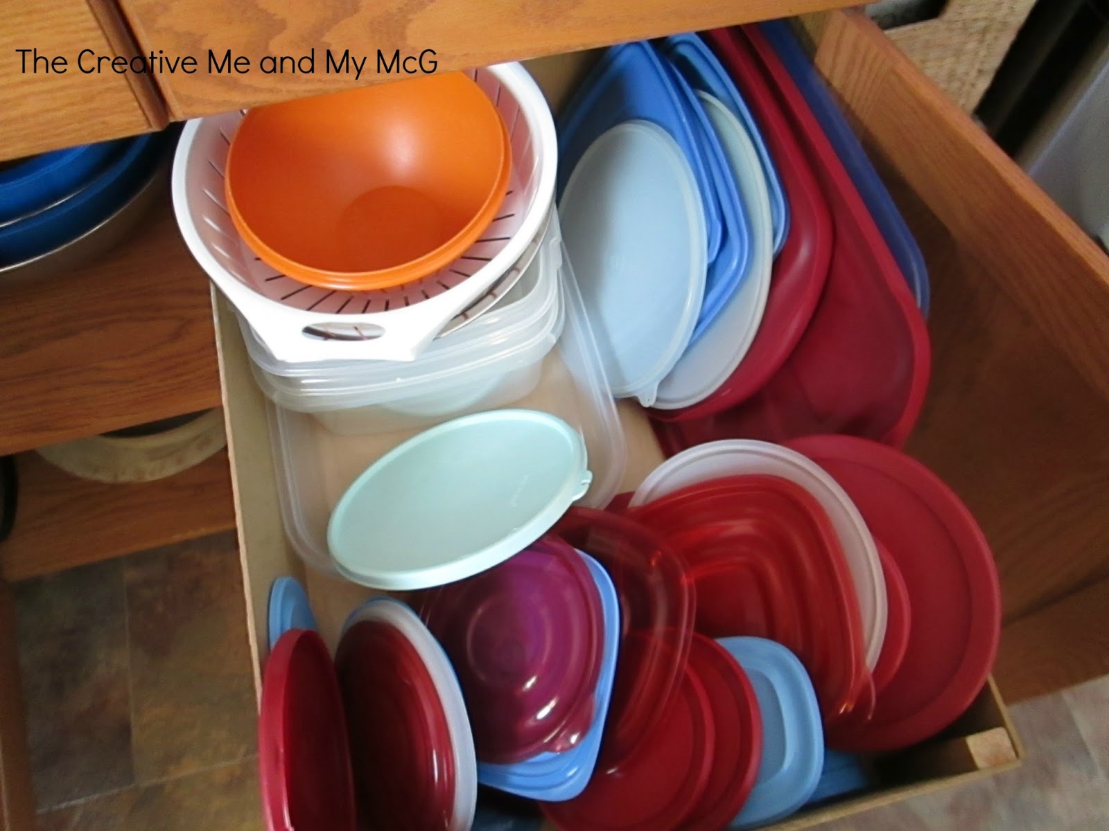 The Creative Me and My McG: Organizing the Tupperware cupboard..