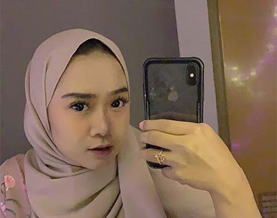 Regita Echa Tak Pakai Kacamata Regita Echa Tak Pakai Kacamata