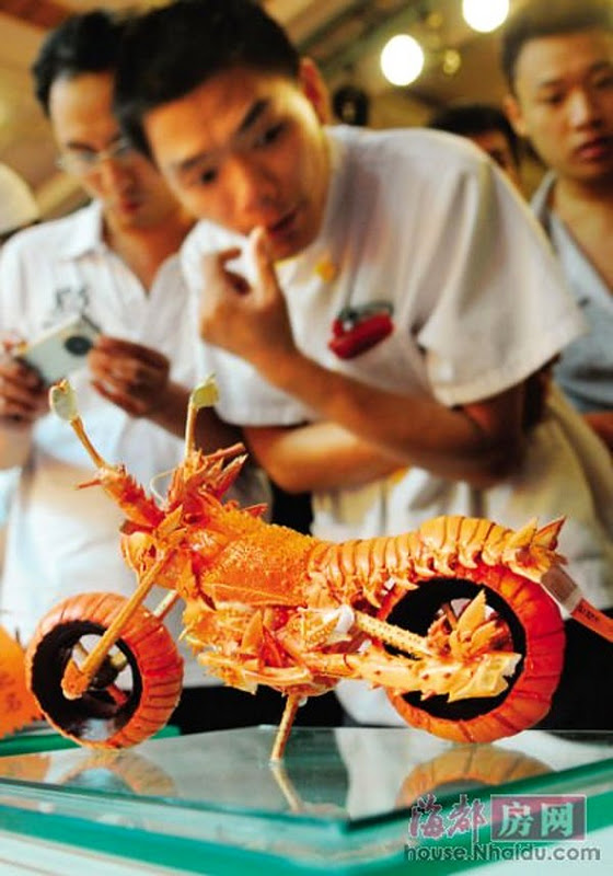 Kuweight 64 MOTORCYCLE MADE FROM LOBSTER