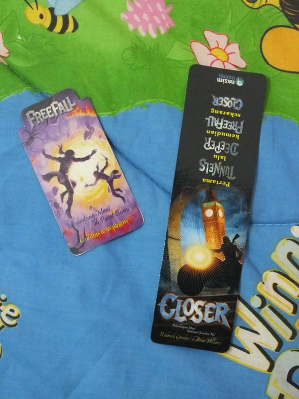 Gedwëy Ignasia Ψ Pembatas buku