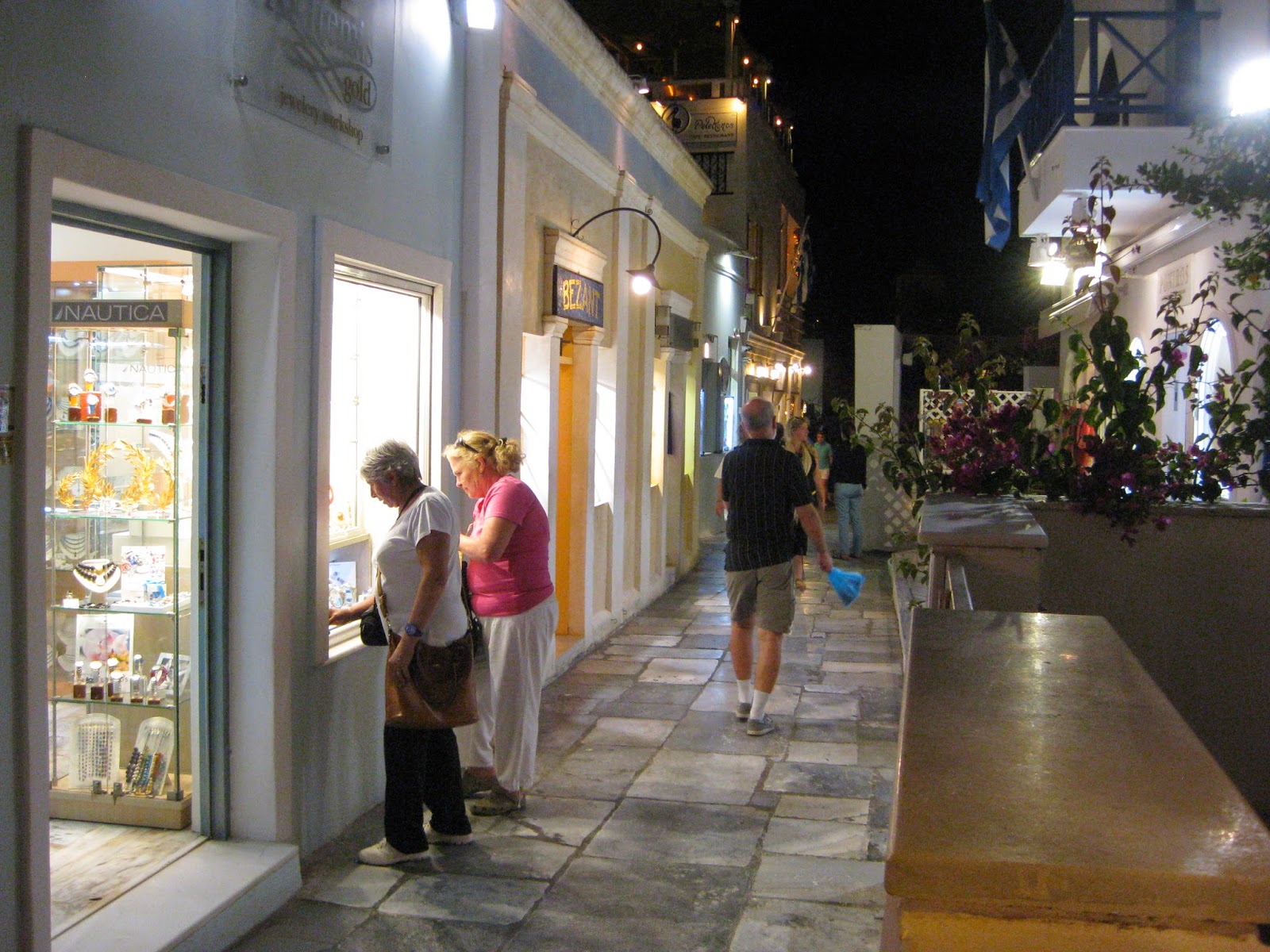 Santorini - Shops and restaurants along the main walk way in Oia