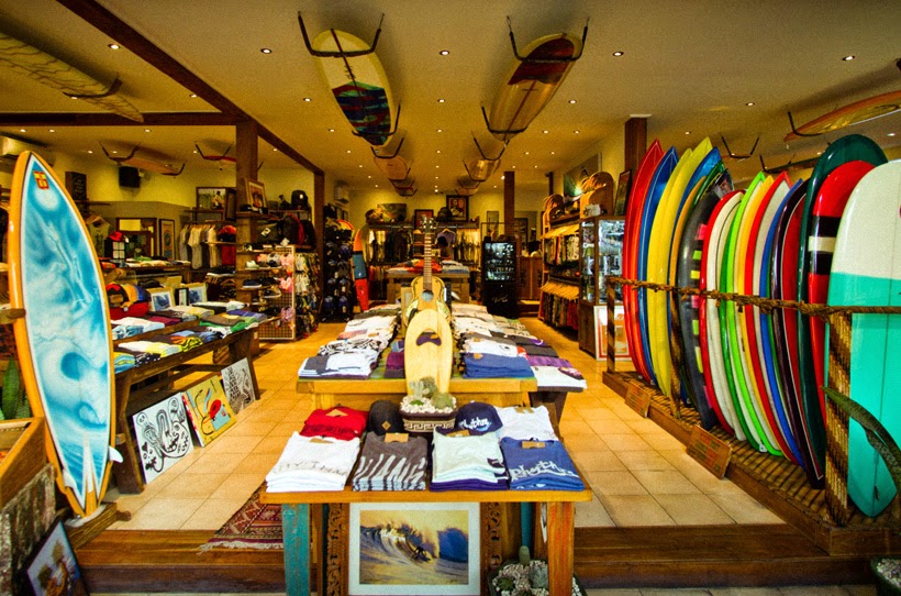 Магазины на бали. Серф магазин. Магазин для серфингистов. Магазин Серферский. Магазин досок для серфинга.