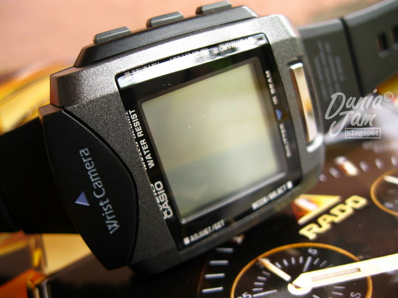 DUNIA JAM: Casio Wrist Camera WQV-1 - salah satu inovasi pertama di dunia dari Casio